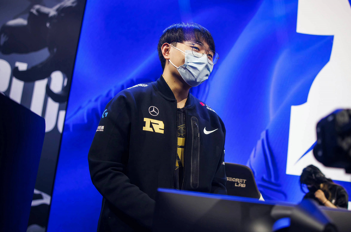 爱游戏官网关于英超赛程吃紧；上海久事今夜造点机会；压力陡增；赛程密集仍需轮换的信息