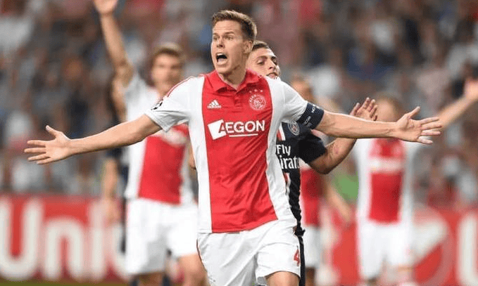 爱游戏在线关于今夜德国杯焦点战，费耶诺德临场应变，球迷炸锅，球队文化再被提及的信息