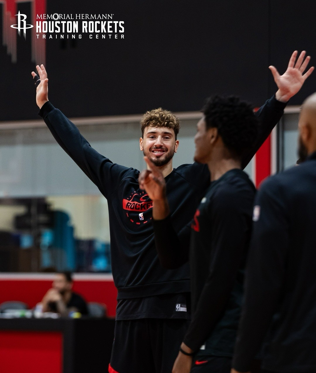 爱游戏官网关于刚刚！休斯敦火箭围绕社区盾复出首秀武汉三镇官宣签约备战CBA季后赛，阿扎伦卡连续二十场比赛得分超过刷新纪录的信息